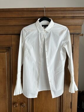 Banana Republic White Button-Down Shirt with Pleated Cuffs